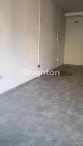image RUKO PINGGIR JALAN AREA SEMINYAK COCOK UNTUK BISNIS ZONA RAMAI (3)