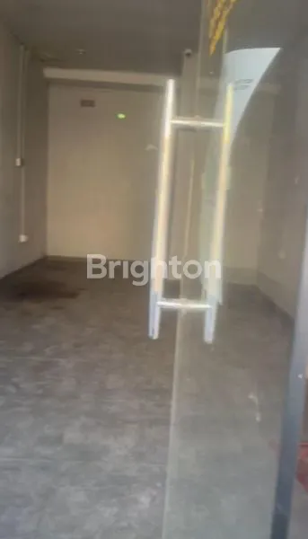 image RUKO PINGGIR JALAN AREA SEMINYAK COCOK UNTUK BISNIS ZONA RAMAI (2)