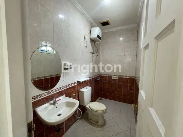 image RUMAH SIAP HUNI, DEKAT SEKOLAH PENABUR LT 128M² DI KOTA WISATA (7)