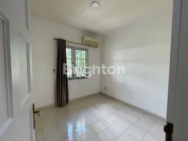 image RUMAH SIAP HUNI, DEKAT SEKOLAH PENABUR LT 128M² DI KOTA WISATA (8)