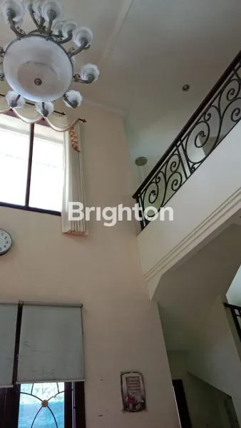 image RUMAH HOOK 2 LANTAI DI CLUSTER MADRID (3)