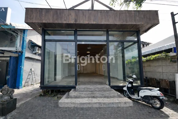 DISEWAKAN RUKO AREA PADAT TURIS LOKAL DAN INTERNASIONAL DI SEMINYAK