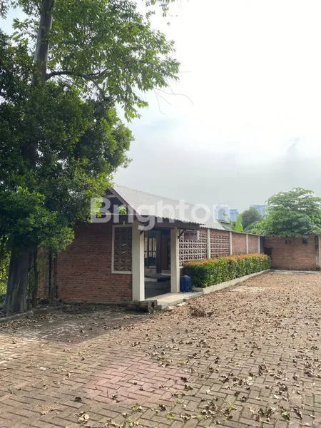 DISEWA, BANGUNAN UNTUK RESTO BSD, LT: 1000 M2, DAN LB: 250 M2