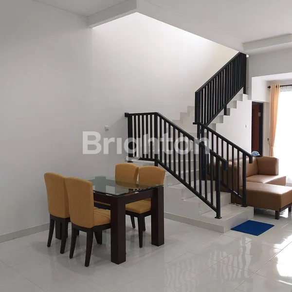 image RUMAH SEMI FURNISH GRESS 2 LANTAI PERMATA SAFIRA SURABAYA (3)