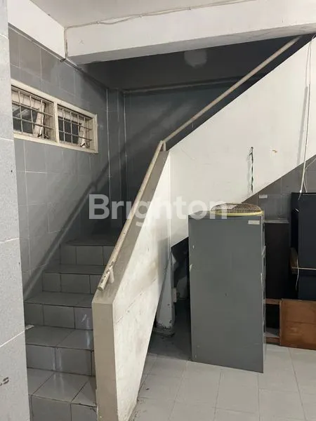 image RUKO 3 LANTAI DEKAT BANK MANDIRI GAJAH MADA DENPASAR  (3)