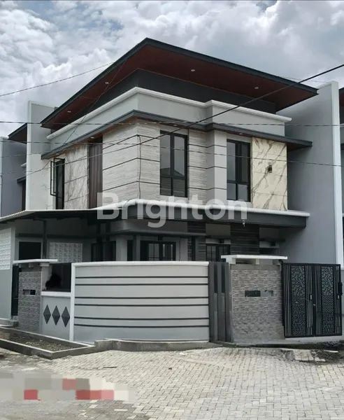 image RUMAH MINIMALIS HOOK ARAYA GALAXY BUMI PERMAI ROW 4 MOBIL DEKAT MERR, NGINDEN (1)