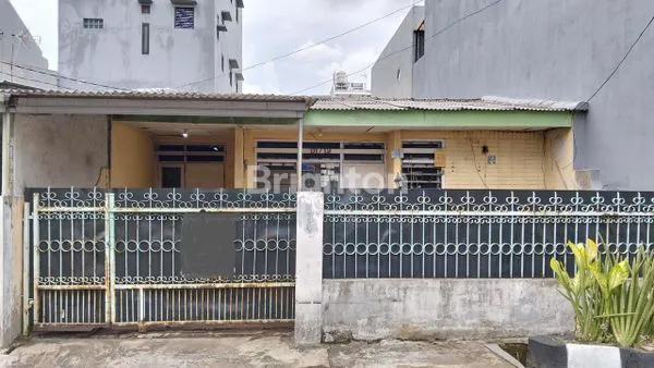 image RUMAH TUA DI BOJONG INDAH CENGKARENG (1)