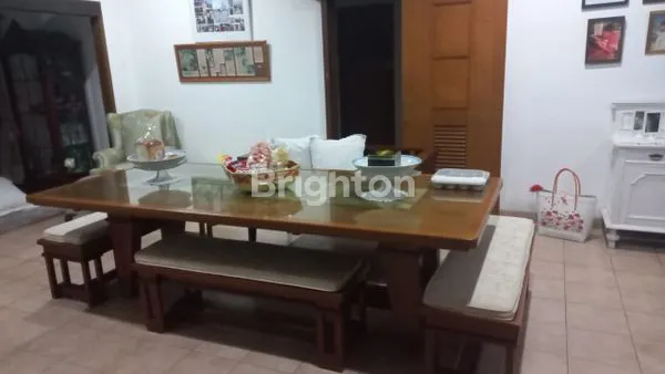image RUMAH ASRI NYAMAN DAN LUAS DI TENGAH KOTA SIAP HUNI COCOK UNTUK KELUARGA BESAR (6)