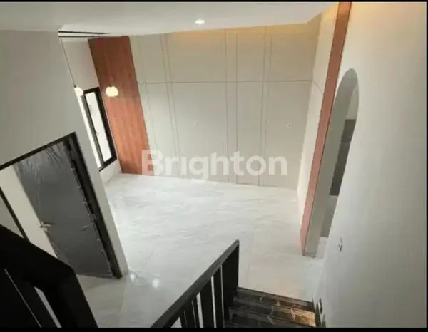 image BUTUH CEPAT RUMAH BARU GRESS MODERN MINIMALIS KLAMPIS SELANGKAH KERAYA MERR (5)