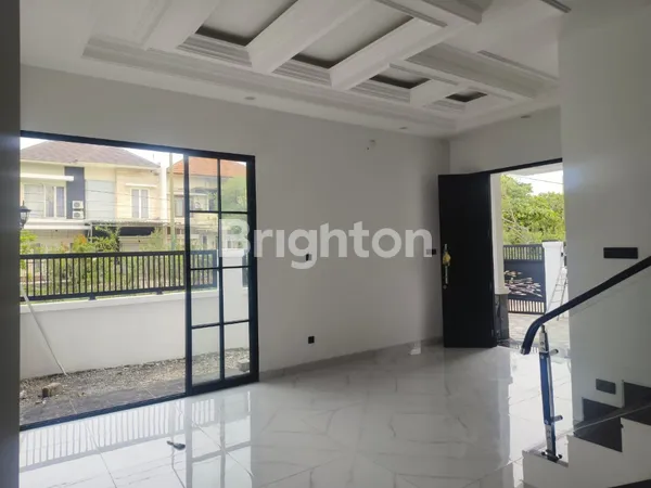 image RUMAH AMERICAN CLASSIC MEWAH ROW JALAN KEMBAR DI ARAYA GALAXY BUMI PERMAI, SURABAYA TIMUR (3)