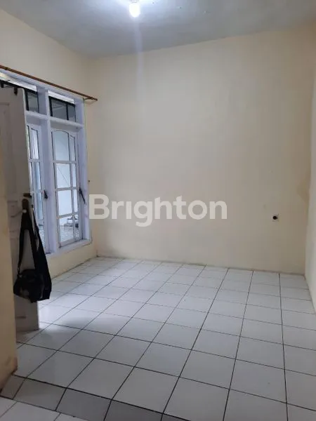 image RUMAH MINIMALIS DI KOMPLEK PERUMAHAN GRIYA BANDUNG ASRI (2)