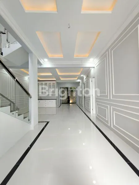 image RUMAH LUAS 350 M² DI KOMPLEK EKSKLUSIF JAKARTA TIMUR (3)