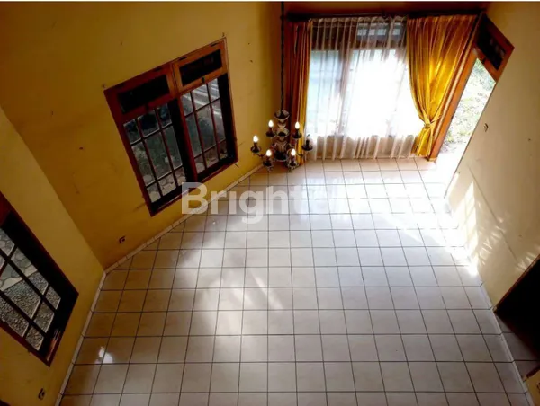 image RUMAH 2 LANTAI LANGKA DI NUSALOKA BSD – 5 KAMAR, GARASI 3 MOBIL (1)