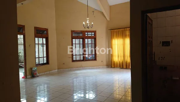 image RUMAH 2 LANTAI LANGKA DI NUSALOKA BSD – 5 KAMAR, GARASI 3 MOBIL (3)