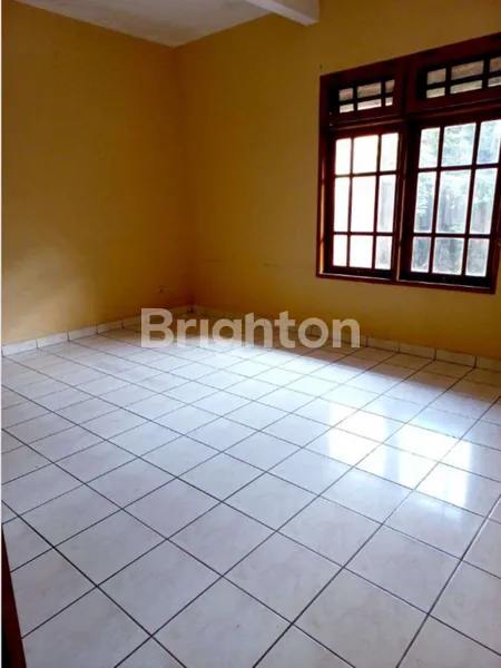 image RUMAH 2 LANTAI LANGKA DI NUSALOKA BSD – 5 KAMAR, GARASI 3 MOBIL (6)