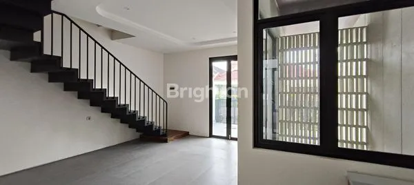 image RUMAH BARU SIAP HUNI, 2 LANTAI, HARGA MENARIK (3)