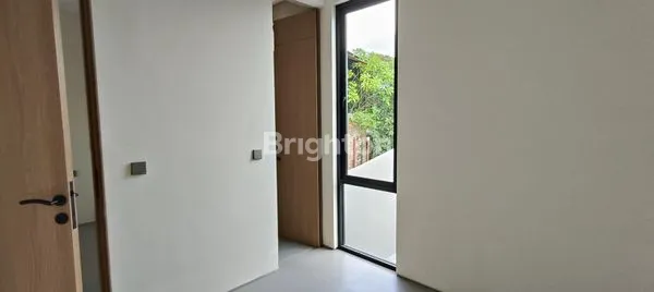 image RUMAH BARU SIAP HUNI, 2 LANTAI, HARGA MENARIK (6)