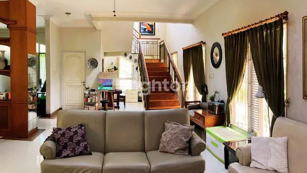 image RUMAH MEWAH PURI SIAP HUNI JAKARTA BARAT (4)