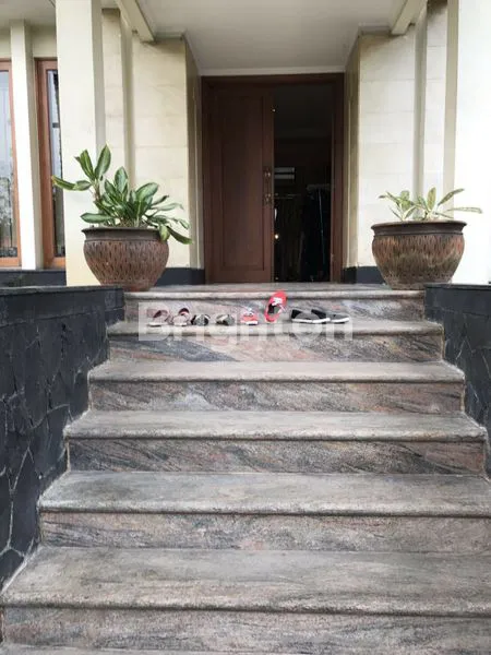 image RUMAH MEWAH KEMANGGISAN DEKAT BINUS JAKARTA BARAT (7)