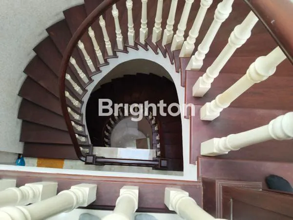 image RUMAH MEWAH DI KOMPLEK MUTIARA RESIDENCE (6)