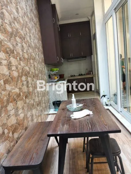 image RUMAH MEWAH DI KOMPLEK MUTIARA RESIDENCE (3)