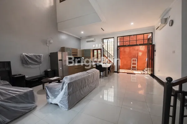 image RUMAH ELITE KELAPA PUAN TIMUR | LT 170 / LB 400 | HADAP SELATAN | SHM (8)