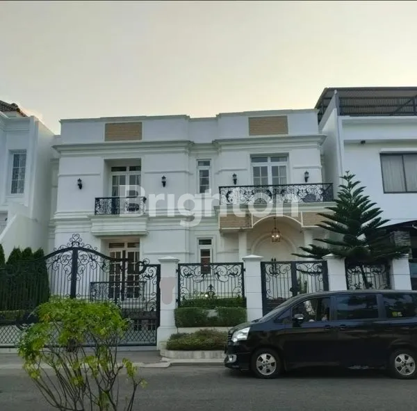 image RUMAH MEWAH AMERICAN CLASSIC STYLE – TAMAN GOLF MODERN TANGERANG (1)