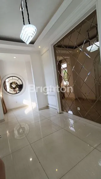 image RUMAH MEWAH AMERICAN CLASSIC STYLE – TAMAN GOLF MODERN TANGERANG (3)