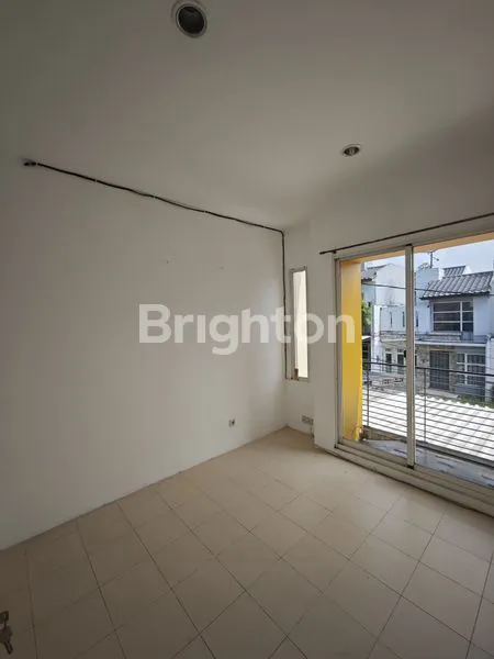 image RUMAH RAPI SUDAH RENOV DI PERMATA ELOK KARAWACI (4)