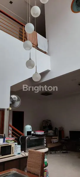 image RUMAH MEWAH SHM, 3 KT + 1, HADAP TIMUR (2)