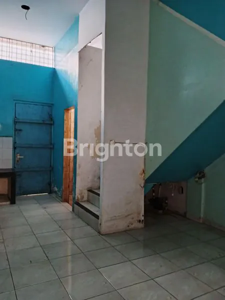 image RUKO 2 1/2 LANTAI DI PINGGIR JALAN ASPAL,BISA UTK USAHA DAN KANTOR (6)