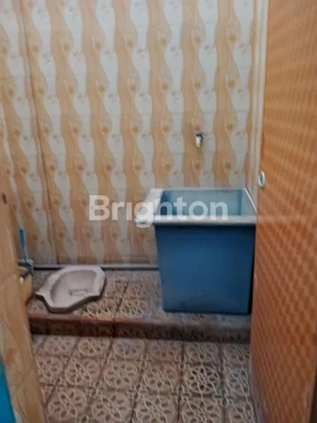 image RUKO 2 1/2 LANTAI DI PINGGIR JALAN ASPAL,BISA UTK USAHA DAN KANTOR (5)