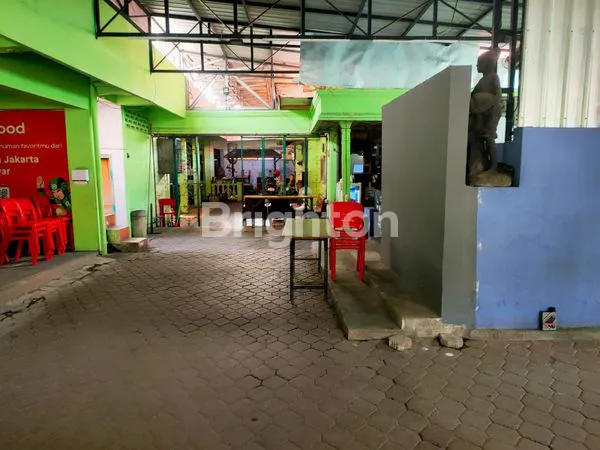 image RUMAH STRATEGIS JALAN RAYA MANYAR, LUAS 688M², SHM. COCOK UNTUK PERTOKOAN, HOTEL. (5)