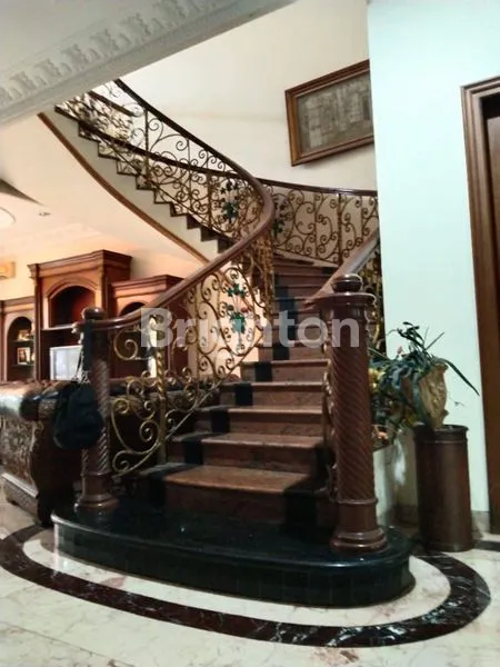 image RUMAH KLASIK GADING KUSUMA KELAPA GADING (4)