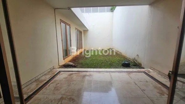 image RUMAH MEWAH CLASSIC PREMIUM DI JANTUNG KEMANG SELATAN – SIAP HUNI (4)