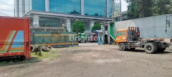 image GUDANG KAWASAN STRATEGIS PERAK COCOK UNTUK PENYIMPANAN GUDANG KANTOR (2)