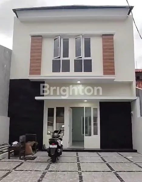 image RUMAH PREMIUM 2 LANTAI GRESS BARU DI RUNGKUT MENANGGAL HARAPAN DEKAT KAMPUS UPN, PURIMAS , RUNGKUT INDUSTRI DAN TOL RUNGKUT JUANDA  (1)