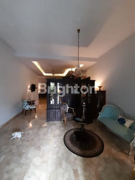 image RUMAH ASRI LT 396M² DI KEBON JERUK, HARGA NEGO (8)