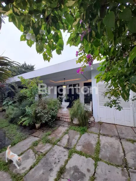 image RUMAH ASRI LT 396M² DI KEBON JERUK, HARGA NEGO (2)