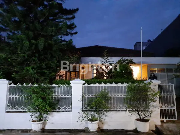 image RUMAH ASRI LT 396M² DI KEBON JERUK, HARGA NEGO (1)