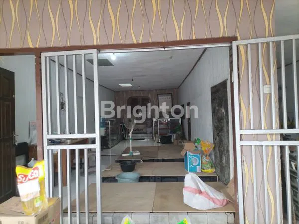 image DISEWAKAN TOKO RAMAI DAN STRATEGIS DI NOL JALAN RAYA NGAGEL REJO KIDUL (2)