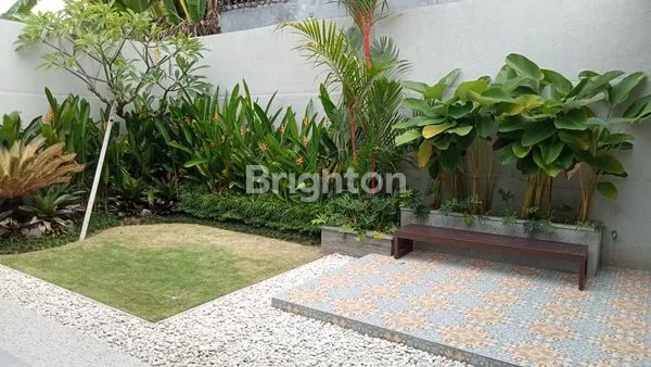 image RUMAH MEWAH 3+1 KT, SHM, LOKASI STRATEGIS DENPASAR (5)