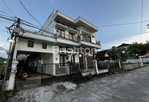 image RUMAH MEWAH 2 TINGKAT STRATEGIS DEKAT SEKOLAH ISLAM BUNGA BANGSA (1)