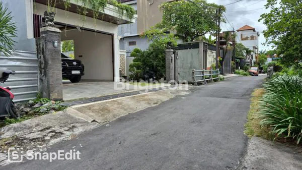 image RUMAH MEWAH 3+1 KT, SHM, LOKASI STRATEGIS DENPASAR (2)
