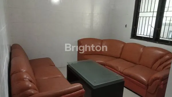 image RUMAH SIAP HUNI 2 LANTAI, LOKASI STRATEGIS DENPASAR (2)