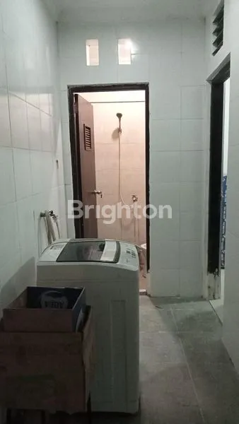 image RUMAH SIAP HUNI 2 LANTAI, LOKASI STRATEGIS DENPASAR (6)