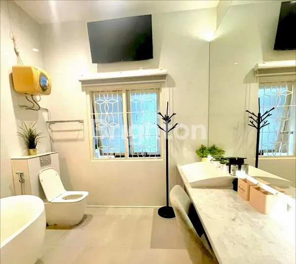 image DIJUAL RUMAH HOOK DAERAH JL.PANCING/WILLIEM ISKANDAR FULL FURNISHED PREMIUM LUAS 1000 M²  (8)