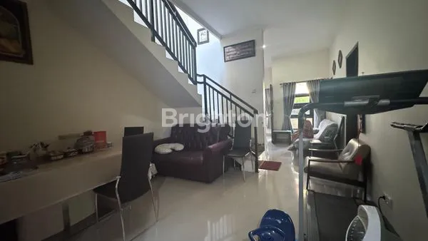 image RUMAH CANTIK 2 LANTAI DI PADANGSAMBIAN (8)