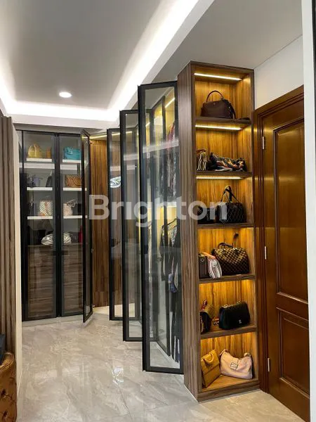 image RUMAH MEWAH FULL FURNISHED DI CLUSTER KEBAYORAN INFINITY BINTARO (6)