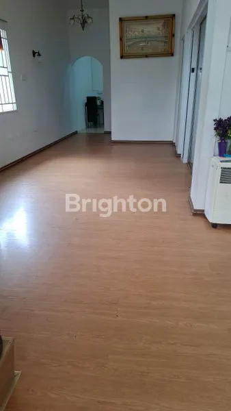 image RUMAH CANTIK DAN TANAH LUAS DI PERUMAHAN VILA SUGIRAYA BATAM KOTA (3)